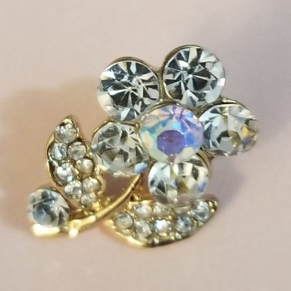 Tiny Daisy Crystal Flower Lapel Pin Brooch - Picture 1 of 5